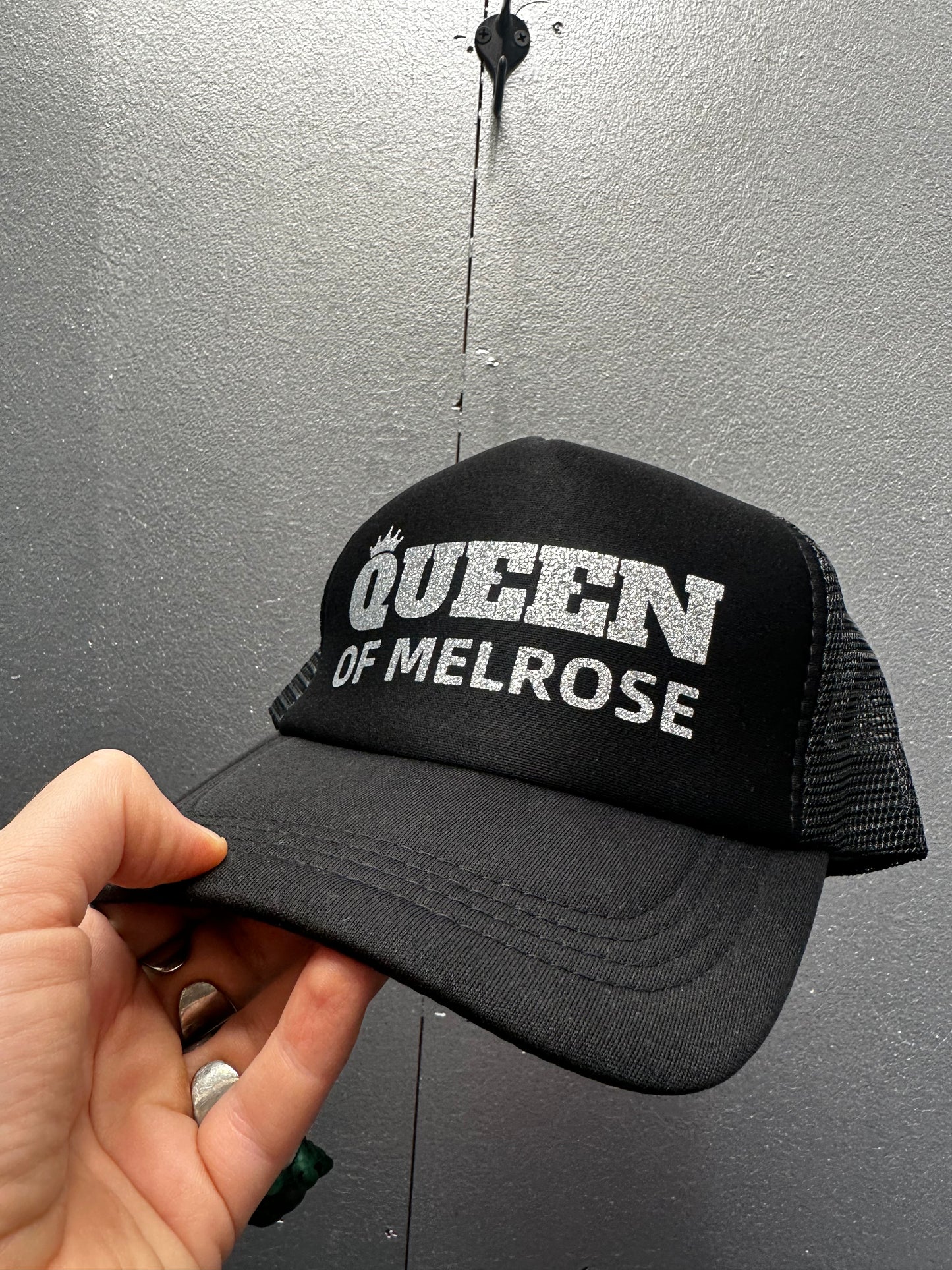 QUEEN OF MELROSE SILVER TRUCKER HAT